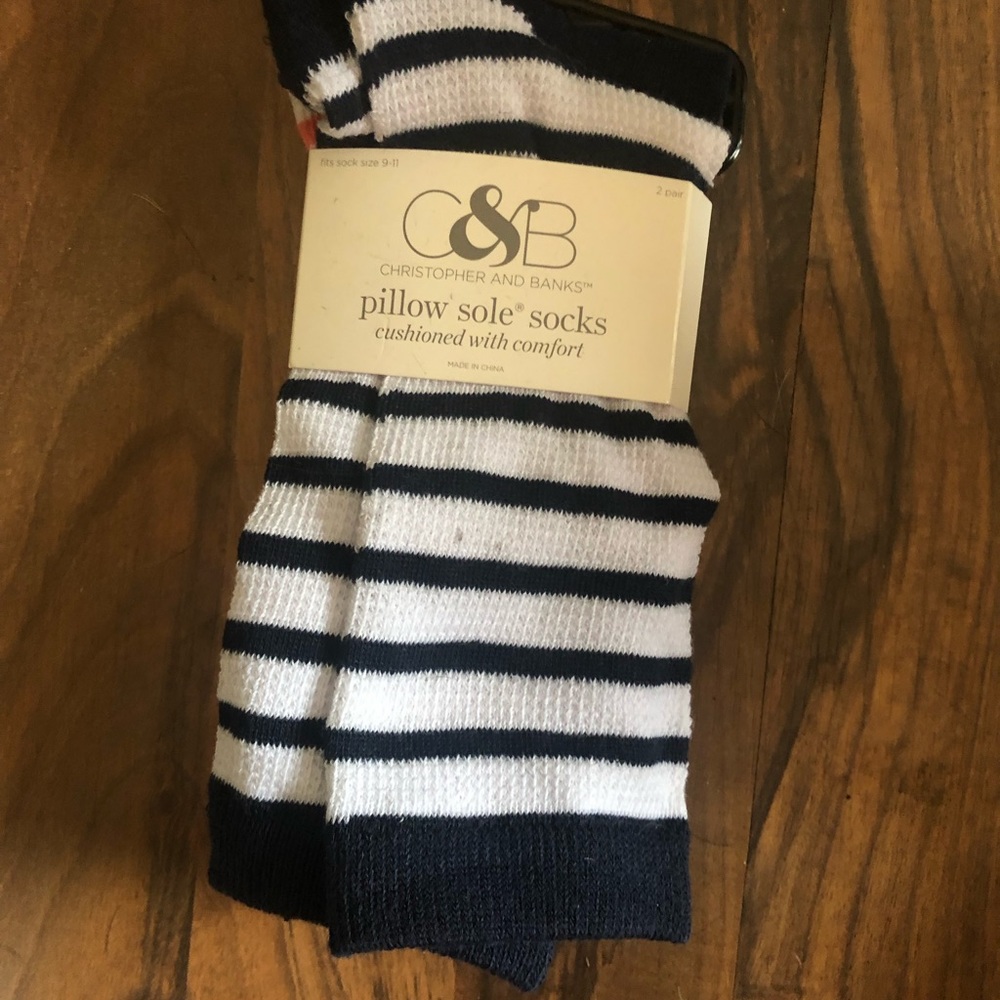 NWT 4 pairs of socks